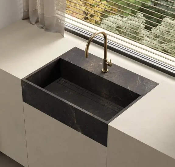 sapienstone-black-diamond Sapienstone Black Diamond verarbeitet als Spülbecken