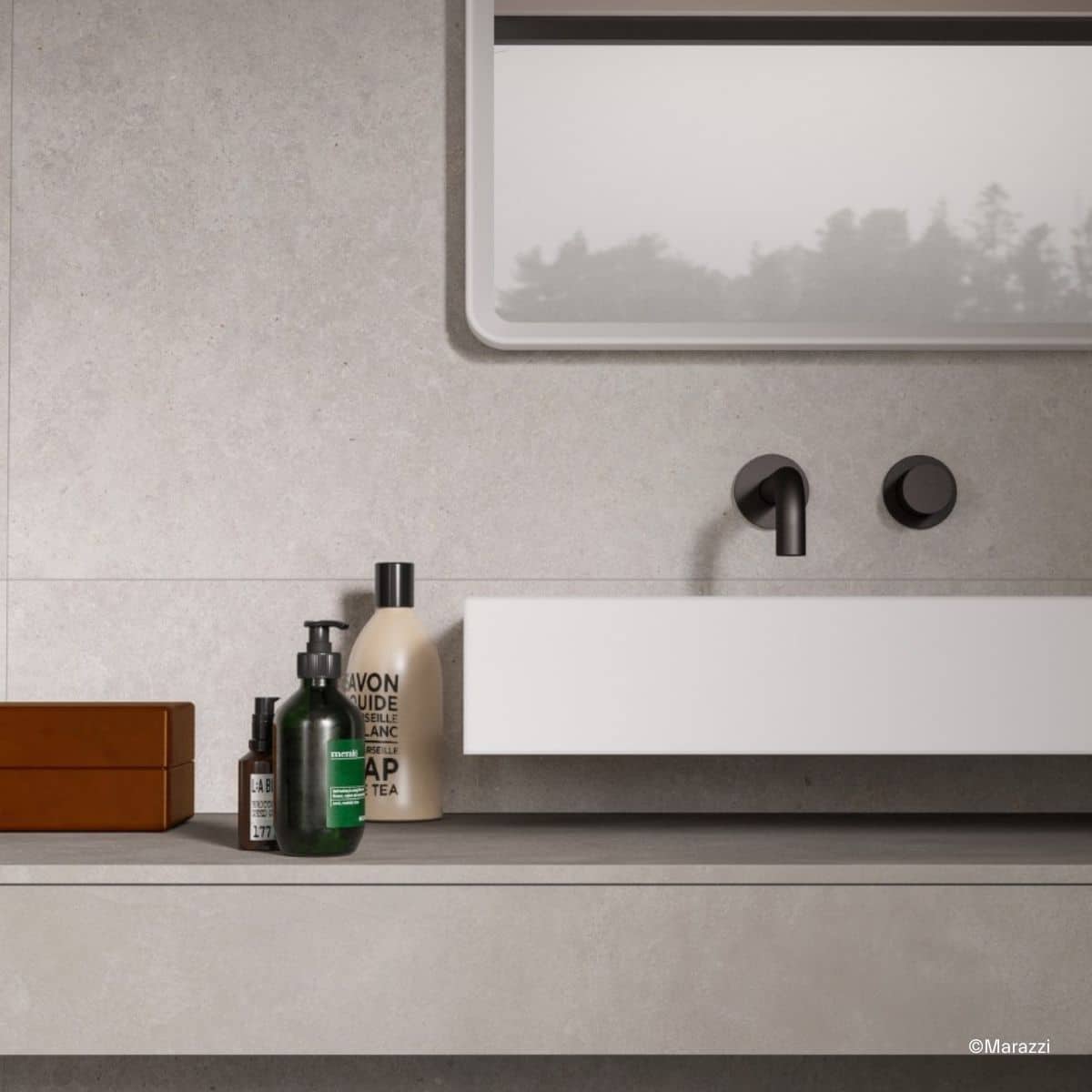 Schlichter Waschbereich in Hellgrau mit Marazzi Mystone Moon Fliesen