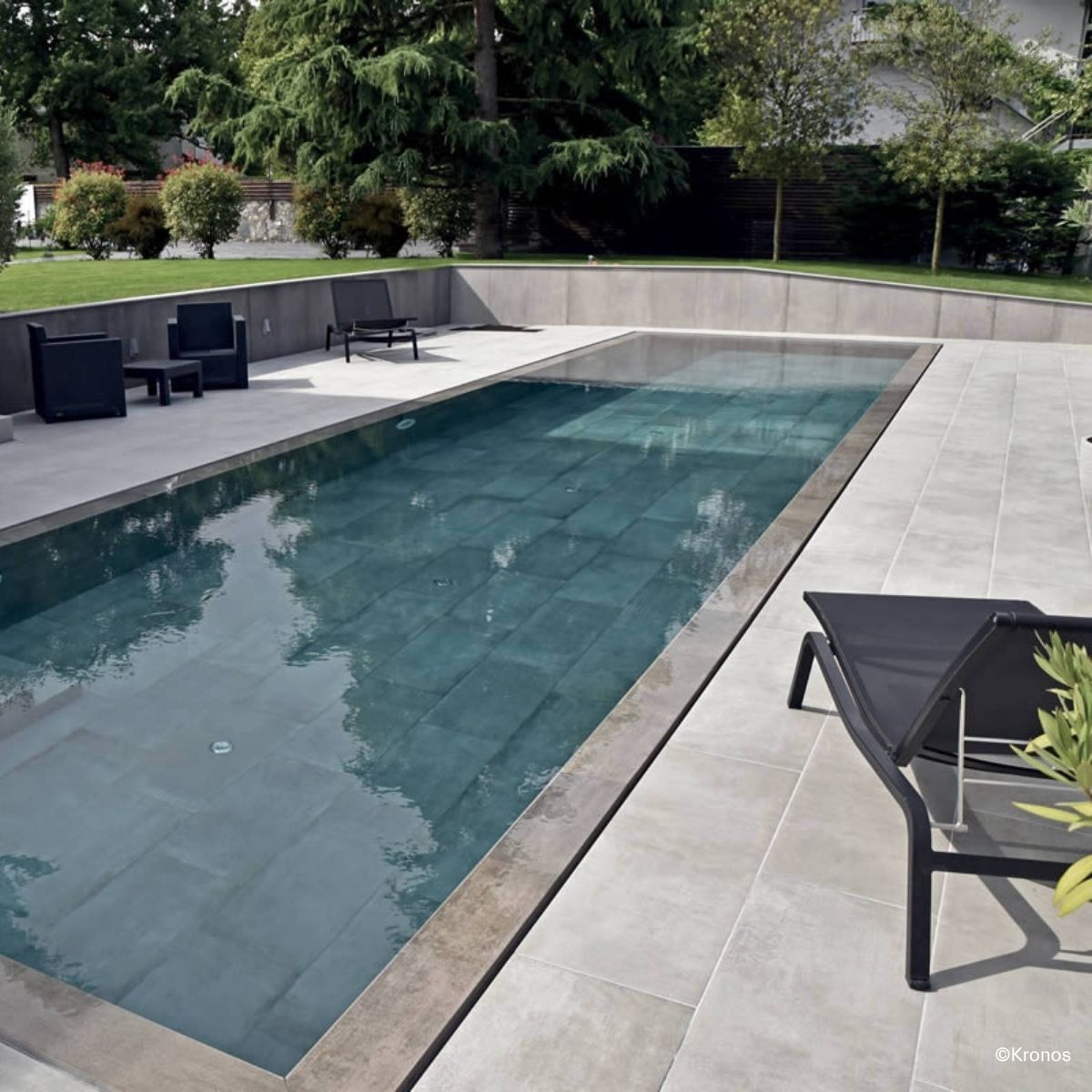 Poolfliesen von Kronos Ceramiche